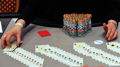 poker dealer werden